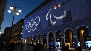 篮球火箭助教临场指挥表现亮眼